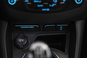 Ford Tourneo Courier 1.0 EcoBoost 100cv Titanium - Foto 44