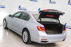 BMW Serie 7 745e - Foto 26