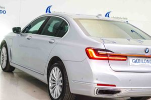 BMW Serie 7 745e - Foto 32