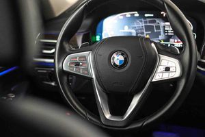 BMW Serie 7 745e - Foto 42