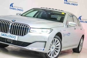 BMW Serie 7 745e - Foto 31