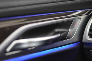 BMW Serie 7 745e - Foto 39