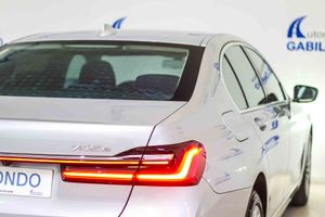 BMW Serie 7 745e - Foto 27