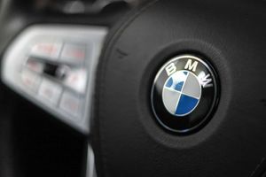 BMW Serie 7 745e - Foto 44