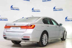 BMW Serie 7 745e - Foto 13