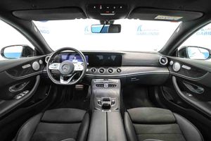 Mercedes Clase E Coupé E 220 d 4MATIC AMG Line **Techo panorámico** - Foto 28