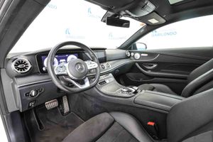 Mercedes Clase E Coupé E 220 d 4MATIC AMG Line **Techo panorámico** - Foto 23
