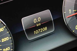 Mercedes Clase E Coupé E 220 d 4MATIC AMG Line **Techo panorámico** - Foto 6