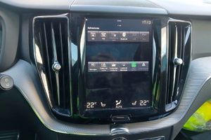 Volvo XC60 2.0 T4 R-Design Auto - Foto 9