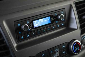 Ford Transit Chasis Cabina 3500 L4 Ecoblue **Plataforma elevadora** - Foto 30