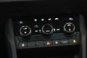 Skoda Karoq 1.5 TSI 110kW (150CV) DSG ACT Ambition - Foto 44