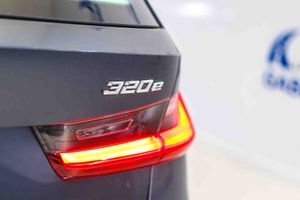 BMW Serie 3 320e Touring **Luxury Line** - Foto 13