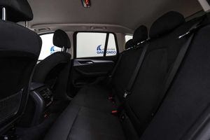 BMW X3 sDrive18d - Foto 44