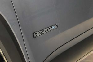 Jeep Renegade 4xe 1.3 PHEV 140 kW(190CV) Limited AT - Foto 13