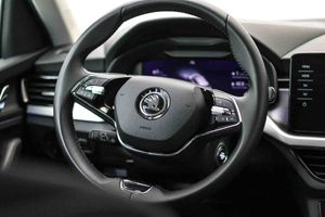 Skoda Kamiq 1.0 TSI 81kW (110CV) DSG AMBITION - Foto 28