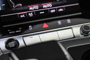 Audi A6 Avant 55 TFSIe quattro Competition - Foto 48