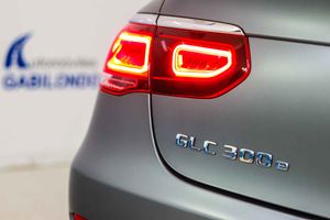 Mercedes GLC Coupé GLC 300 e 4MATIC **AMG Line** - Foto 13