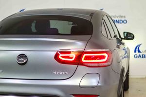 Mercedes GLC Coupé GLC 300 e 4MATIC **AMG Line** - Foto 23