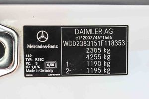 Mercedes Clase E Coupé E 220 d 4MATIC AMG Line **Techo panorámico** - Foto 7