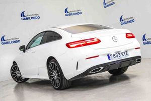 Mercedes Clase E Coupé E 220 d 4MATIC AMG Line **Techo panorámico** - Foto 12