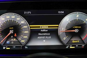 Mercedes Clase E Coupé E 220 d 4MATIC AMG Line **Techo panorámico** - Foto 39