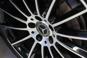 Mercedes Clase E Coupé E 220 d 4MATIC AMG Line **Techo panorámico** - Foto 13