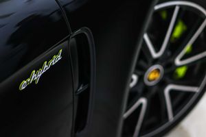 Porsche Panamera 4 E-Hybrid - Foto 20