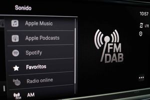 Porsche Panamera 4 E-Hybrid - Foto 75