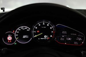 Porsche Panamera 4 E-Hybrid - Foto 67