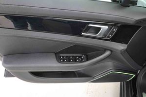 Porsche Panamera 4 E-Hybrid - Foto 33
