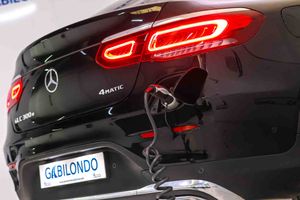 Mercedes GLC Coupé GLC 300 e 4MATIC **AMG Line** - Foto 9