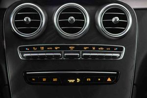 Mercedes GLC Coupé GLC 300 e 4MATIC **AMG Line** - Foto 47