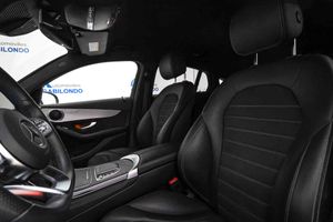 Mercedes GLC Coupé GLC 300 e 4MATIC **AMG Line** - Foto 32