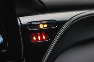 Toyota Camry 2.5 220H Advance - Foto 44