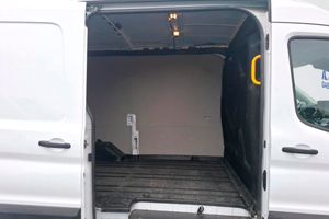 Ford Transit E-Transit 350 L2H2 135kW 75/68kWh Trend Business *Eléctrico* - Foto 6