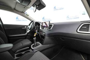 Kia XCeed 1.0 T-GDi Drive 74kW (100CV) - Foto 41