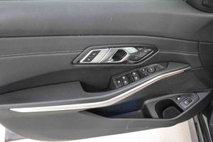 BMW Serie 3 320e Touring **Luxury Line** - Foto 32