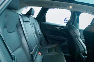 Volvo XC60 2.0 T6 AWD Recharge Core Auto - Foto 8