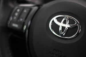 Toyota Yaris 1.5 100H Advance - Foto 35