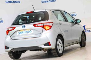 Toyota Yaris 1.5 100H Advance - Foto 23