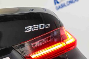 BMW Serie 3 320e - Foto 14