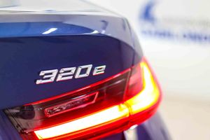 BMW Serie 3 320e **Techo solar** - Foto 17