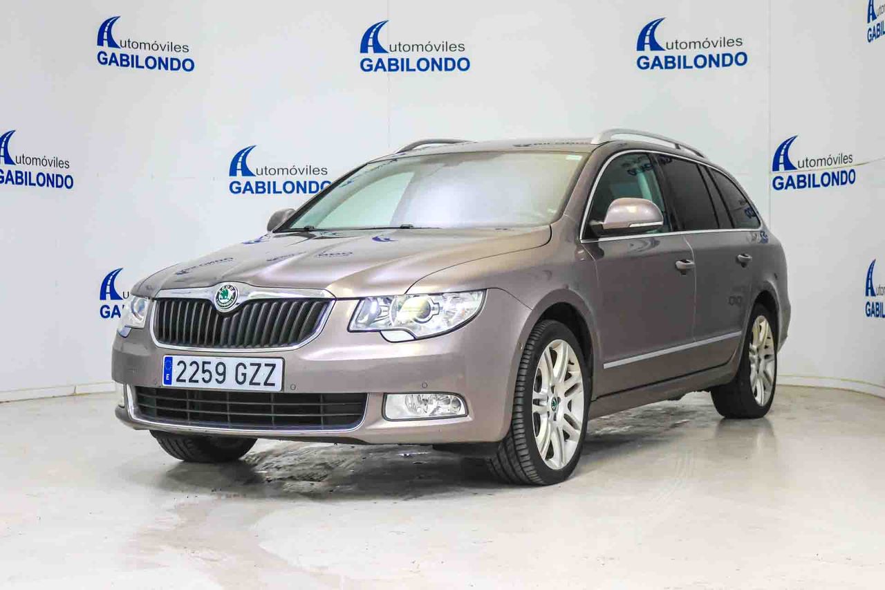 Skoda Superb Combi 3.6 V6 FSI DSG 4x4 Exclusive *Techo panorámico* - Foto 1
