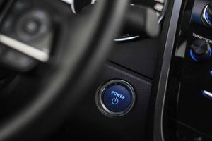 Toyota Camry 2.5 220H Advance - Foto 40