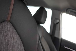 Toyota Camry 2.5 220H Advance - Foto 52