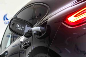 Porsche Cayenne Coupé E-Hybrid **Techo panorámico** - Foto 8