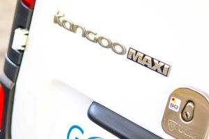 Renault Kangoo Furgon Profesional Maxi dCi **Automático** - Foto 11