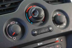 Renault Kangoo Furgon Profesional Maxi dCi **Automático** - Foto 40