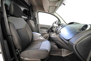 Renault Kangoo Furgon Profesional Maxi dCi **Automático** - Foto 41