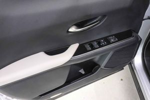 Lexus UX 2.0 250h Business - Foto 28